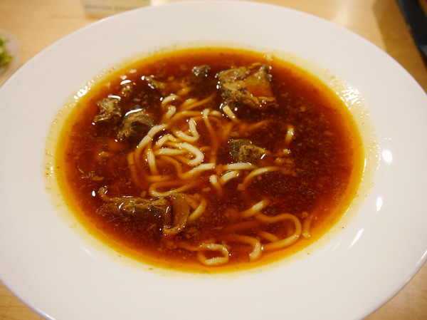 大師牛肉麵：【西湖捷運站2樓】大師牛肉麵－每日限量的一代宗師牛肉麵