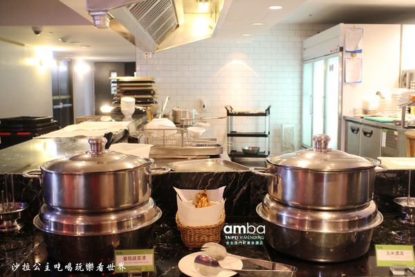 amba Taipei Ximending 台北西門町意舍酒-吃吧chiba：台北美食『台北西門町意舍酒店-吃吧餐廳』假日沙拉吧吃到飽/西門町義大利麵