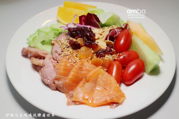 amba Taipei Ximending 台北西門町意舍酒-吃吧chiba：台北美食『台北西門町意舍酒店-吃吧餐廳』假日沙拉吧吃到飽/西門町義大利麵