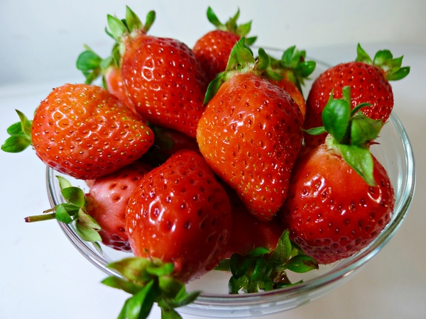 阿湧伯の果園：【宅配】阿湧伯の果園．大湖高山草莓．桑尼受不了美食