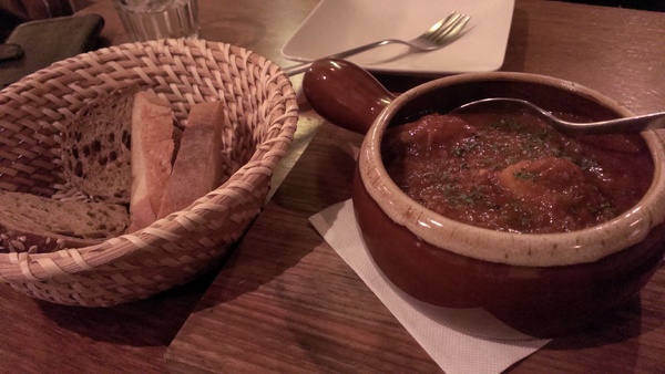 PS TAPAS時尚西班牙餐酒館:【食記】老友相聚燈光美氣氛佳的好場所