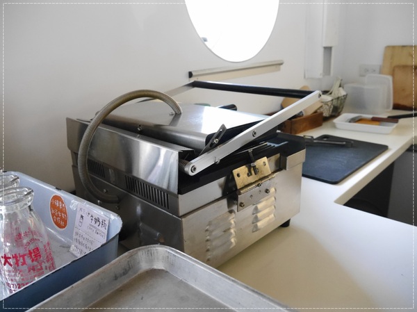 小確幸紅茶牛奶合作社：【華山】小確幸紅茶牛奶合作社－起士三明治太強大了！！！爽度爆表啊！！！