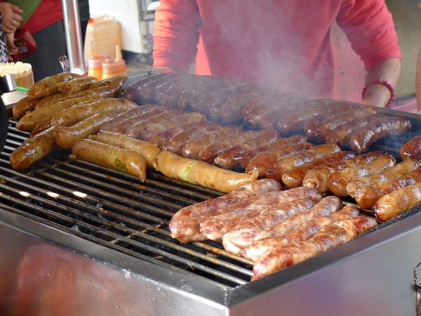 嘉義黑香腸：【高雄】大社嘉義黑香腸．觀音山腳下美食．桑尼受不了美食