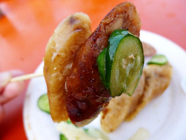 嘉義黑香腸：【高雄】大社嘉義黑香腸．觀音山腳下美食．桑尼受不了美食