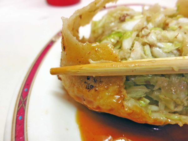 【新竹美食】小姜煎包-比拳頭還大的爆多內餡煎包