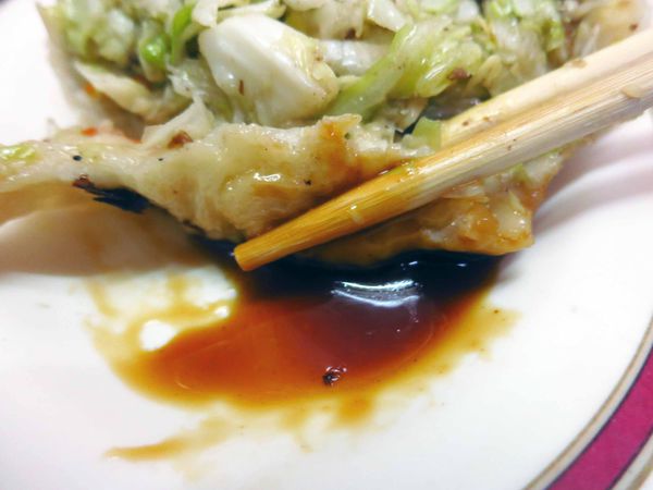 【新竹美食】小姜煎包-比拳頭還大的爆多內餡煎包