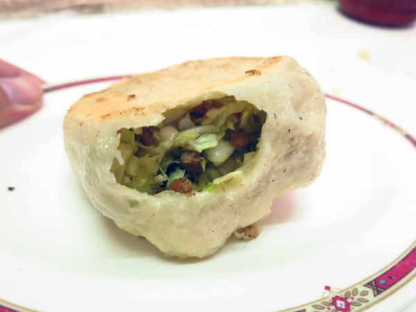 【新竹美食】小姜煎包-比拳頭還大的爆多內餡煎包