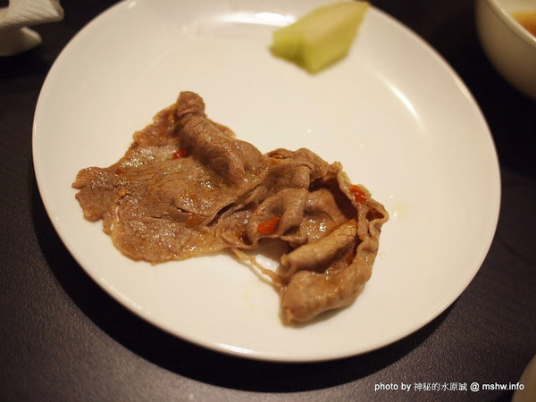 白川天然火鍋：【食記】台中白川養身天然火鍋@西屯逢甲夜市 : 聞到就噁心反胃…這樣賣1500會不會太誇張？!