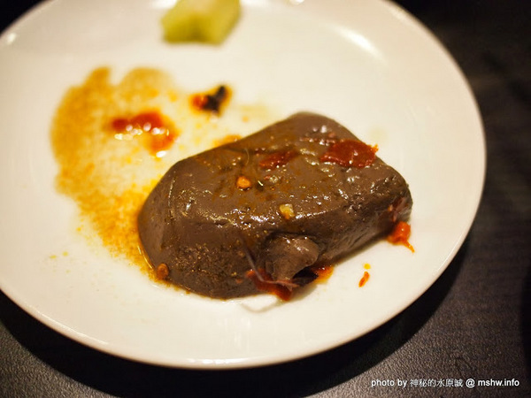 白川天然火鍋：【食記】台中白川養身天然火鍋@西屯逢甲夜市 : 聞到就噁心反胃…這樣賣1500會不會太誇張？!