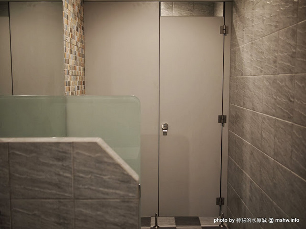 白川天然火鍋：【食記】台中白川養身天然火鍋@西屯逢甲夜市 : 聞到就噁心反胃…這樣賣1500會不會太誇張？!