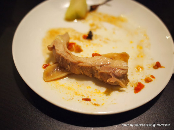 白川天然火鍋：【食記】台中白川養身天然火鍋@西屯逢甲夜市 : 聞到就噁心反胃…這樣賣1500會不會太誇張？!