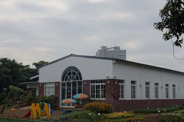 綠樹林幸福農場休閒餐廳：1030211[官本金文愛台灣口碑券第37彈]悠閒漫活的綠樹林幸福農場休閒餐廳享受美食饗宴與大自然譜出幸福樂章