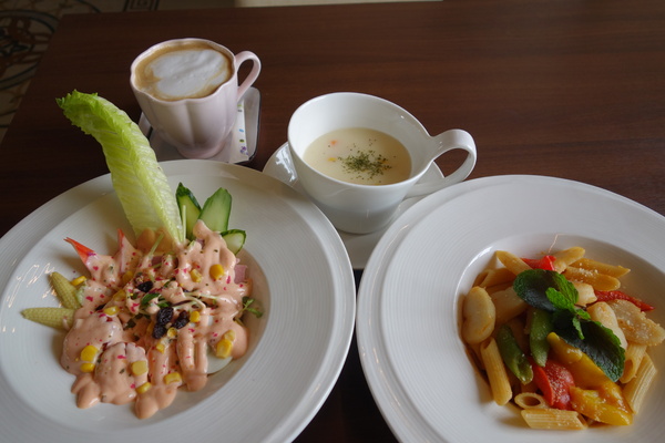 綠樹林幸福農場休閒餐廳：1030211[官本金文愛台灣口碑券第37彈]悠閒漫活的綠樹林幸福農場休閒餐廳享受美食饗宴與大自然譜出幸福樂章