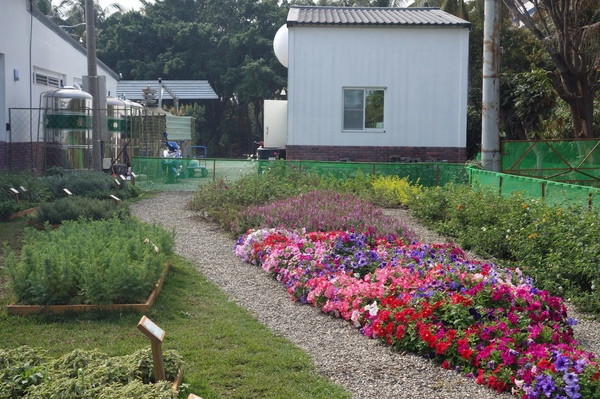 綠樹林幸福農場休閒餐廳：1030211[官本金文愛台灣口碑券第37彈]悠閒漫活的綠樹林幸福農場休閒餐廳享受美食饗宴與大自然譜出幸福樂章