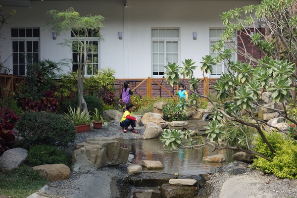 綠樹林幸福農場休閒餐廳：1030211[官本金文愛台灣口碑券第37彈]悠閒漫活的綠樹林幸福農場休閒餐廳享受美食饗宴與大自然譜出幸福樂章