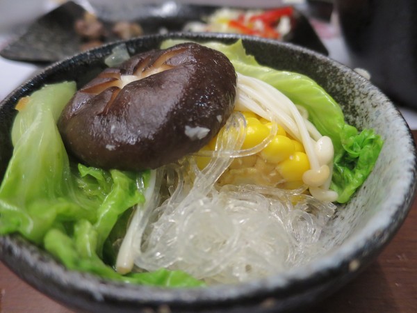 綠樹林幸福農場休閒餐廳：鬧中取靜的地方 ..  綠樹林幸福農場休閒餐廳