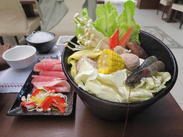 綠樹林幸福農場休閒餐廳：鬧中取靜的地方 ..  綠樹林幸福農場休閒餐廳