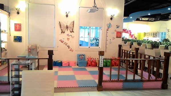 綠樹林幸福農場休閒餐廳：鬧中取靜的地方 ..  綠樹林幸福農場休閒餐廳