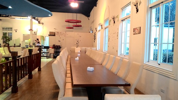 綠樹林幸福農場休閒餐廳：鬧中取靜的地方 ..  綠樹林幸福農場休閒餐廳