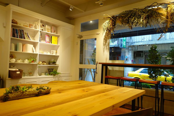 Miss V Bakery:Miss V Bakery ~ 赤峰街不可錯過的招牌甜點居然變鹹了 - 捷運中山站