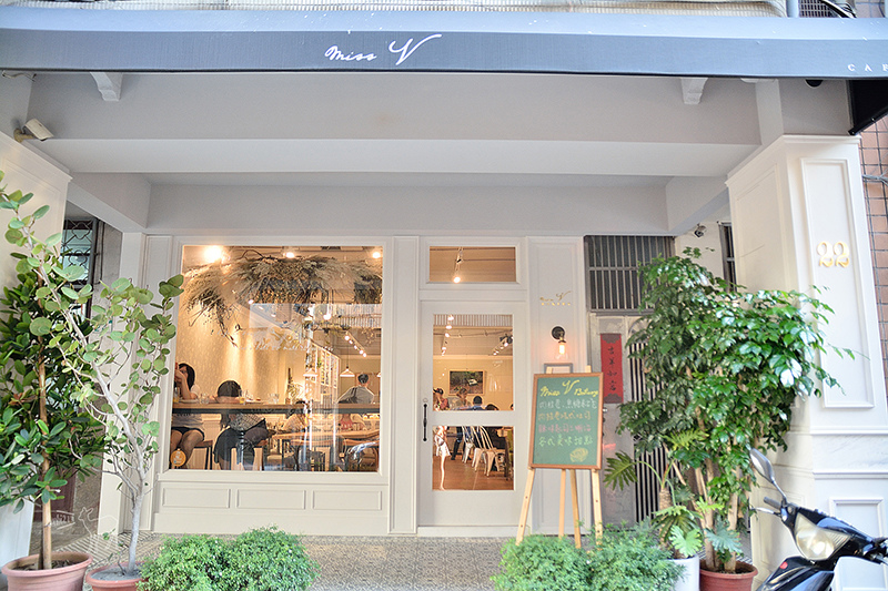 赤峰街的Miss V Bakery搬家:不錯吃的肉桂捲,捷運松山淡水線雙連中山站下午茶甜點