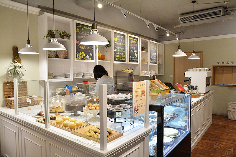 赤峰街的Miss V Bakery搬家:不錯吃的肉桂捲,捷運松山淡水線雙連中山站下午茶甜點