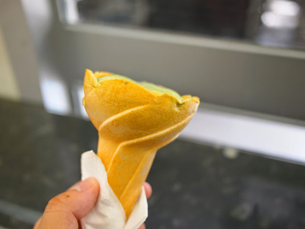 全家便利商店 FamilyMart(鑫美店):【食記】Fami x NISSEI台中全家日世抹茶霜淇淋偷跑囉@西區鑫美店BRT科博館 : 期間限定新口味!比草莓成功,不過一樣容易融化…