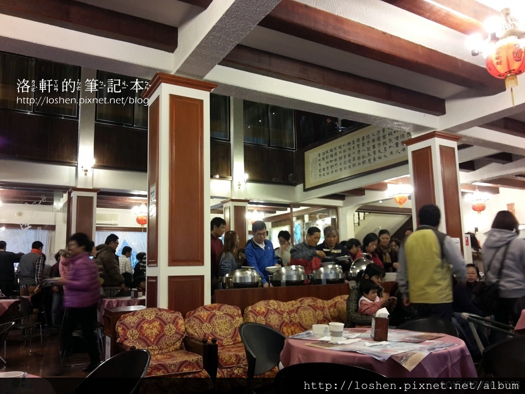 國民賓館楓林木屋VS文康館雙人林間木屋