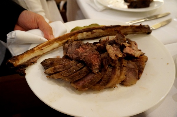 台北晶華酒店-Robin's鐵板燒：晶華酒店Robin's  60盎司 戰斧和牛牛排 ~ 巨無霸分享!