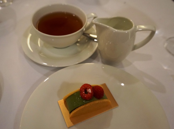 台北晶華酒店-Robin's鐵板燒：晶華酒店Robin's  60盎司 戰斧和牛牛排 ~ 巨無霸分享!