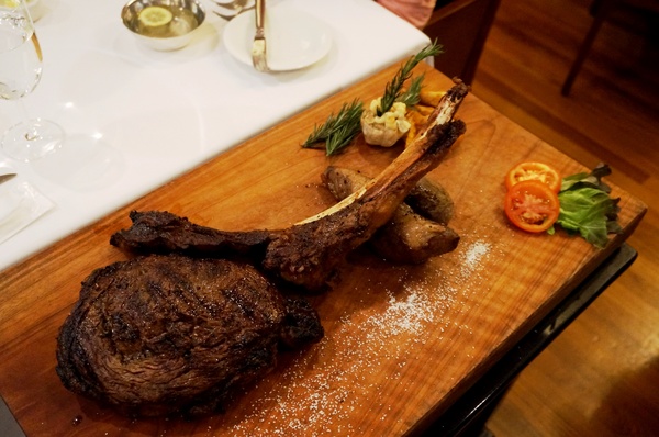 台北晶華酒店-Robin's鐵板燒：晶華酒店Robin's  60盎司 戰斧和牛牛排 ~ 巨無霸分享!