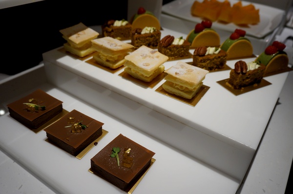 台北晶華酒店-Robin's鐵板燒：晶華酒店Robin's  60盎司 戰斧和牛牛排 ~ 巨無霸分享!