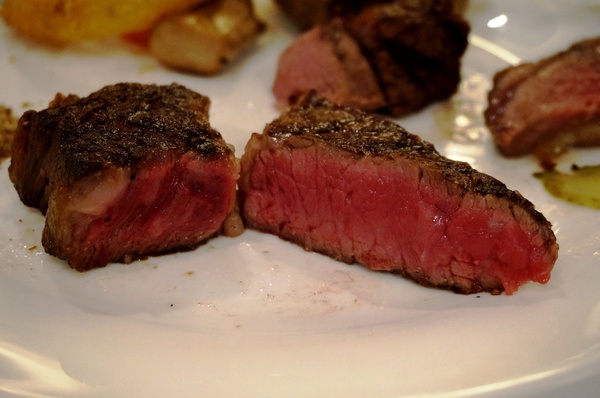 台北晶華酒店-Robin's鐵板燒：晶華酒店Robin's  60盎司 戰斧和牛牛排 ~ 巨無霸分享!