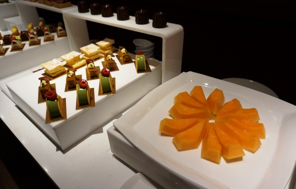 台北晶華酒店-Robin's鐵板燒：晶華酒店Robin's  60盎司 戰斧和牛牛排 ~ 巨無霸分享!