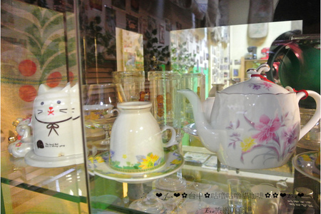 咕嚕咕嚕貓咖啡:【食記】oO。o○。台中 咕嚕咕嚕貓咖啡 po個3D立體擊掌貓拉花,療癒一下大家的心情~快來喝嘎逼,還可以領愛評KOKO哦~oO。o○。