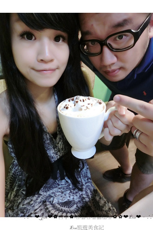 咕嚕咕嚕貓咖啡:【食記】oO。o○。台中 咕嚕咕嚕貓咖啡 po個3D立體擊掌貓拉花,療癒一下大家的心情~快來喝嘎逼,還可以領愛評KOKO哦~oO。o○。