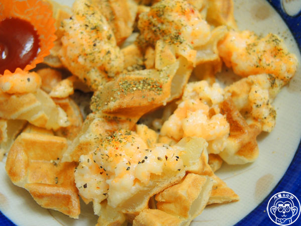 咕嚕貓咖啡館:呷飽祙【台中西區・咕嚕咕嚕貓咖啡】有萌貓陪伴喝立體拉花