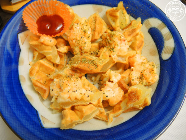 咕嚕貓咖啡館:呷飽祙【台中西區・咕嚕咕嚕貓咖啡】有萌貓陪伴喝立體拉花