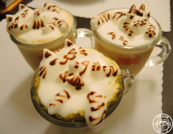 咕嚕貓咖啡館:呷飽祙【台中西區・咕嚕咕嚕貓咖啡】有萌貓陪伴喝立體拉花