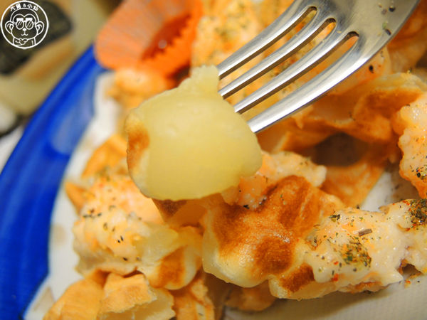 咕嚕貓咖啡館:呷飽祙【台中西區・咕嚕咕嚕貓咖啡】有萌貓陪伴喝立體拉花