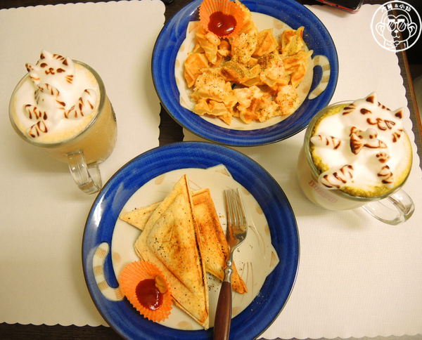 咕嚕貓咖啡館:呷飽祙【台中西區・咕嚕咕嚕貓咖啡】有萌貓陪伴喝立體拉花