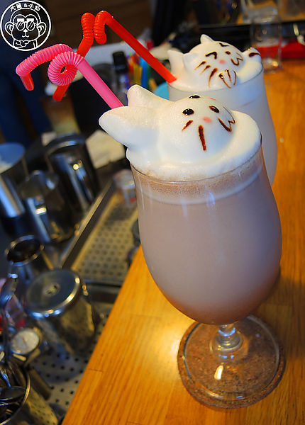 羅塔仕咖啡:呷飽祙【新竹・羅塔仕咖啡】立體拉花萌翻天