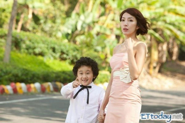 602459_348821068529898_719550520_n