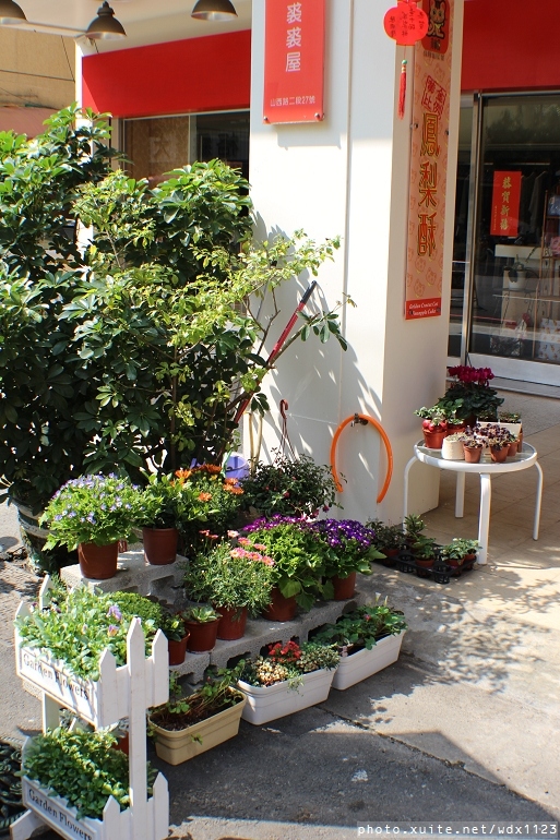 黃巾貓鳳梨酥：黃巾貓鳳梨酥~牛軋糖口味多變化、杏仁果粒超大顆❤