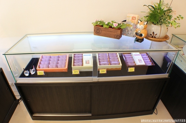 黃巾貓鳳梨酥：黃巾貓鳳梨酥~牛軋糖口味多變化、杏仁果粒超大顆❤