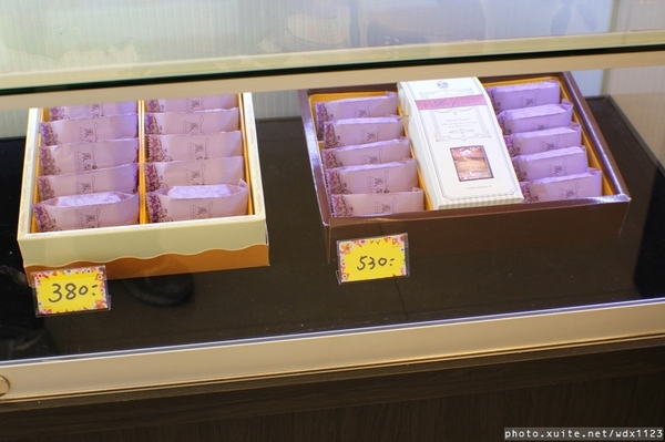 黃巾貓鳳梨酥：黃巾貓鳳梨酥~牛軋糖口味多變化、杏仁果粒超大顆❤