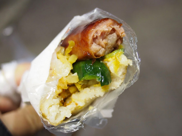 官芝霖大腸包小腸:【食記】台中官芝霖大腸包小腸創始店@西屯逢甲夜市 : 腸衣脆口,口感紮實,不過份量好像變少了…