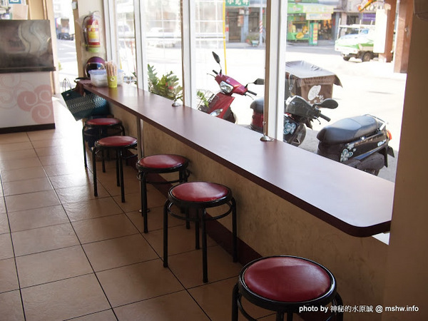 禾記嫩骨飯(佳里店)：【食記】台南Hoche禾記嫩骨飯佳里店@佳里 : 40年傳承的嫩骨？其實就是內含軟骨的爌肉啦 :P