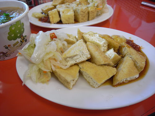 王記大腸麵線臭豆腐專賣店：文湖線-內湖737巷美食夜市-最好吃臭豆腐就在這裡了”王記大腸麵線臭豆腐專賣店”