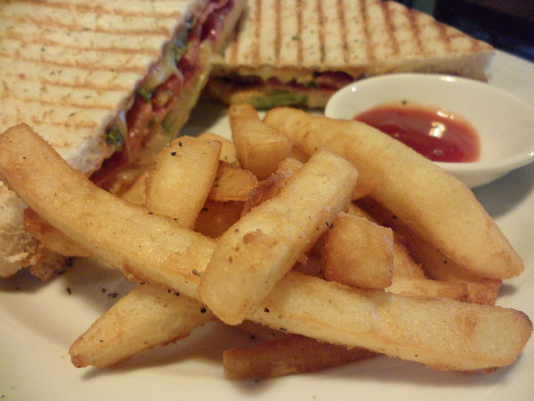 小廚房 Kitchenette CAFE(板橋店):【新北板橋.美食 】小廚房Kitchenette CAFE ☆ 隱身在鬧市小巷弄的美味小廚房 ☆ 典雅安靜的美食環境